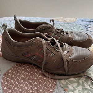 Skechers memory foam shoes